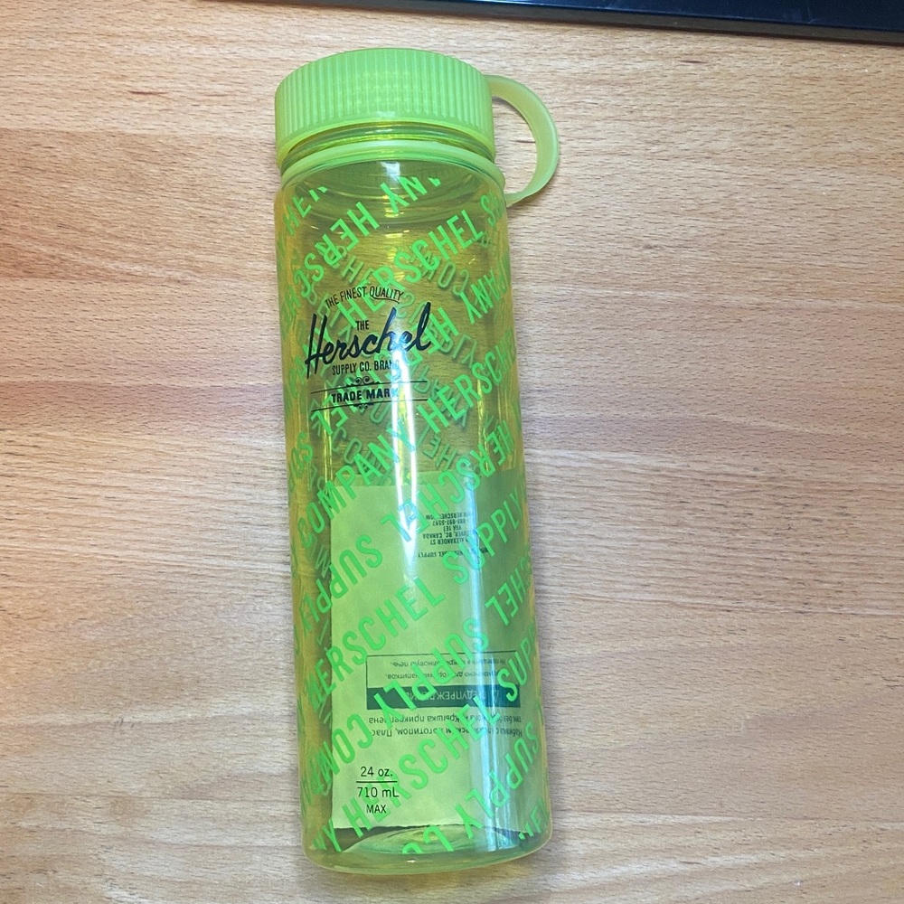 Herschel Neon Yellow Roll Call Water Bottle 24oz BPA Free plastic